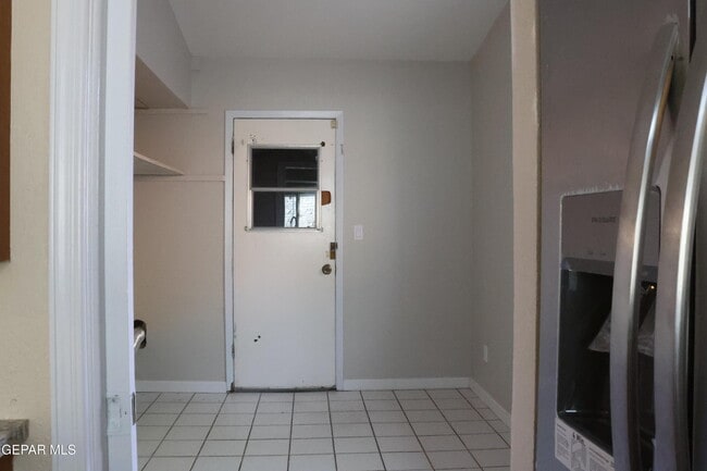 Building Photo - 6704 La Cadena Dr
