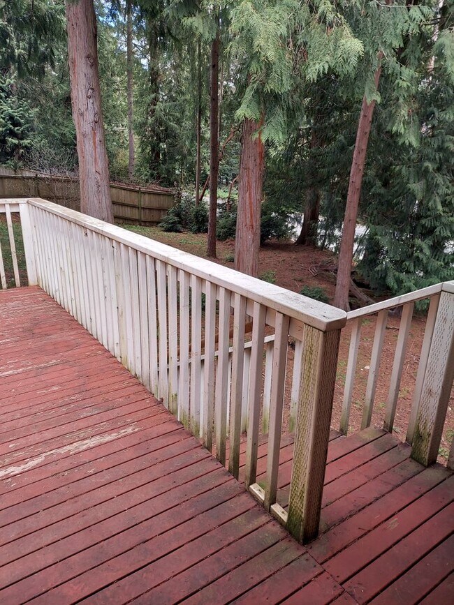 Building Photo - 50-54 NW Lopez Ln