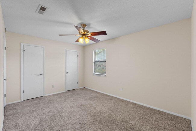 Building Photo - 137 Deville Dr