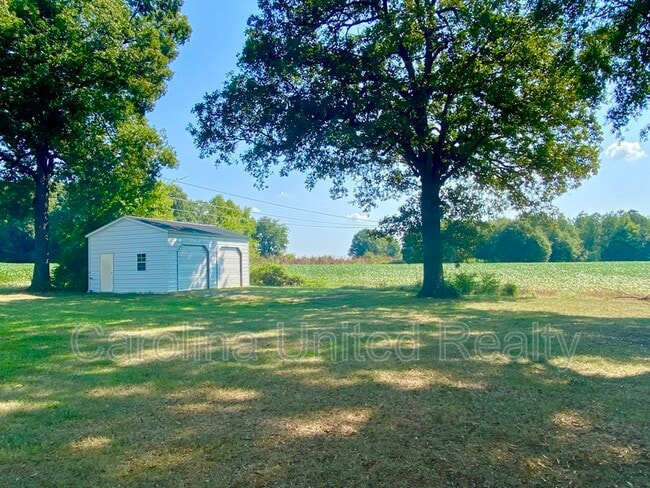 Building Photo - 3901 Plyler Mill Rd