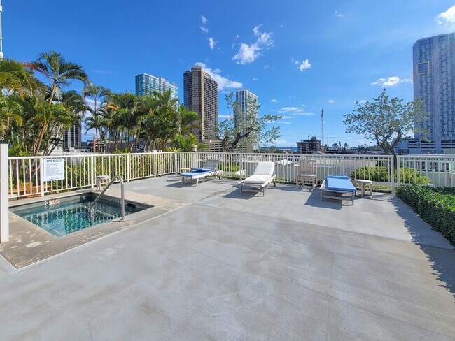Building Photo - 1BR / 1Bath / 1Pkg - Condo in Kakaako Avai...