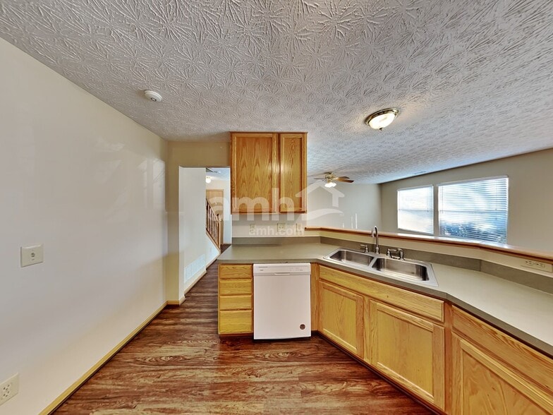 Building Photo - 5823 Coldcreek Dr