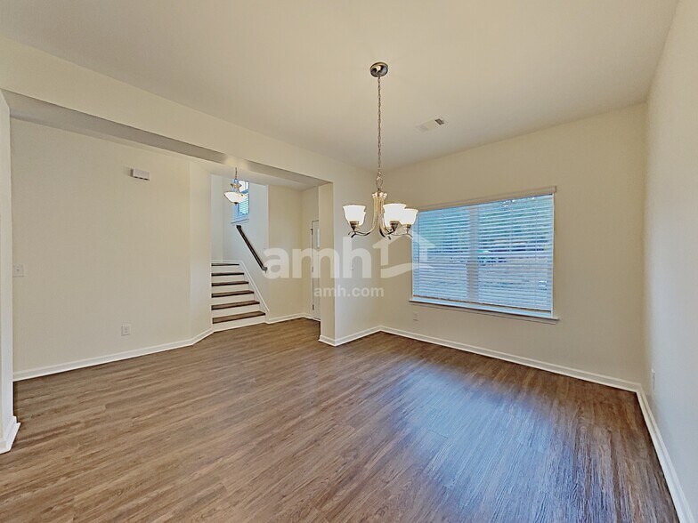Building Photo - 386 Camp Cir