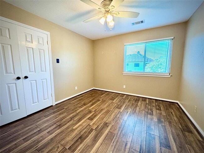 Building Photo - 119 Shadow Wood Dr