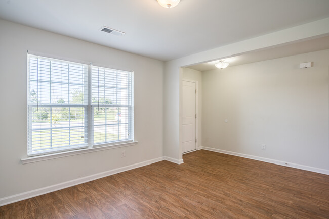 Building Photo - 135 Davila St