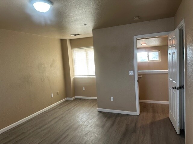 Building Photo - Modesto 3 Bedroom 2 Bathroom Home.