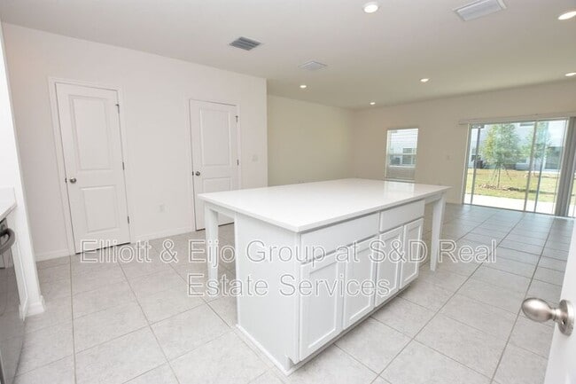 Building Photo - 3595 Smt Vw Wy