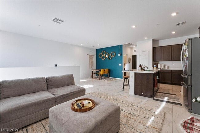 Building Photo - 1299 Raritan Pl