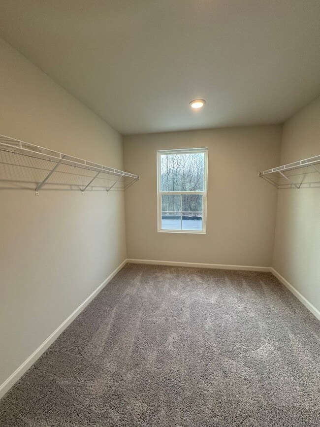 Building Photo - Newer 4BR 2.5BA Home!