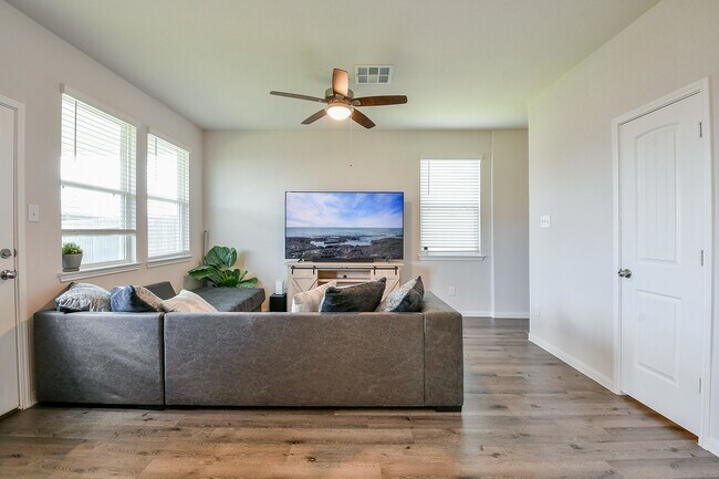 Building Photo - 24967 Goldoni Dr