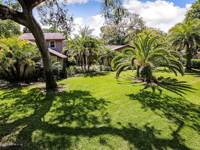 Building Photo - 88 Oakwood Rd