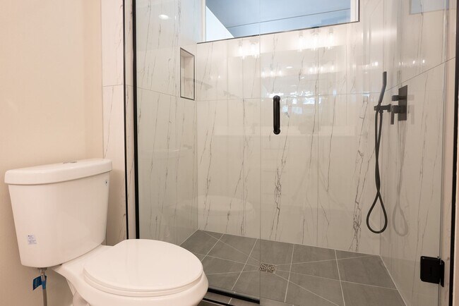 Building Photo - NEW CONSTRUCTION- MOVE- IN READY