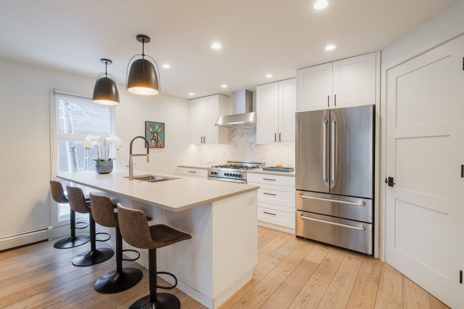 Building Photo - 800 E Hyman Ave