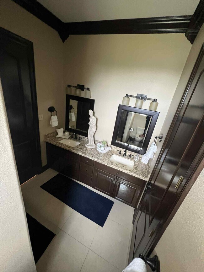 Building Photo - 617 Cowbird Cove Court
