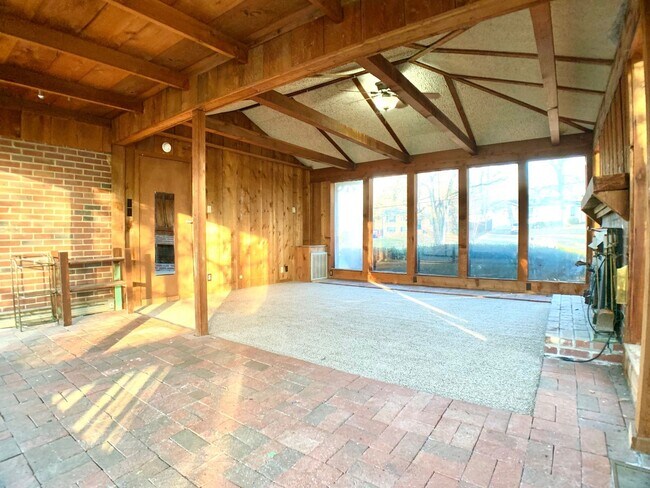 Building Photo - 30 Bunker Hill Rd