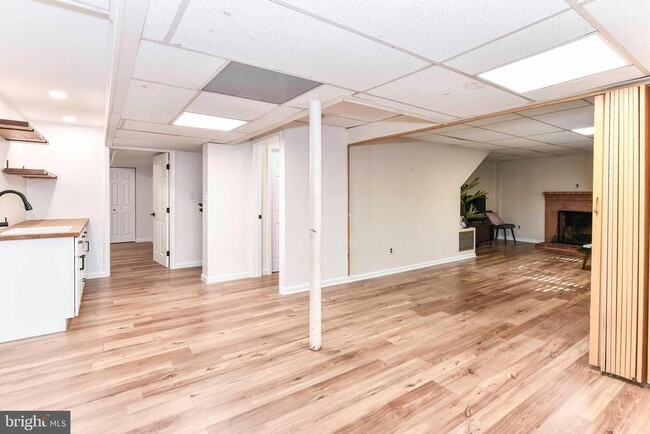 Building Photo - 4706 8th Rd S