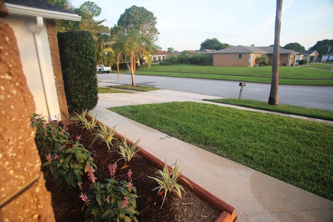 Building Photo - 1503 Spring Dr