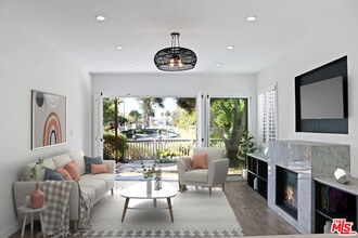 Building Photo - 464 Sherman Canal