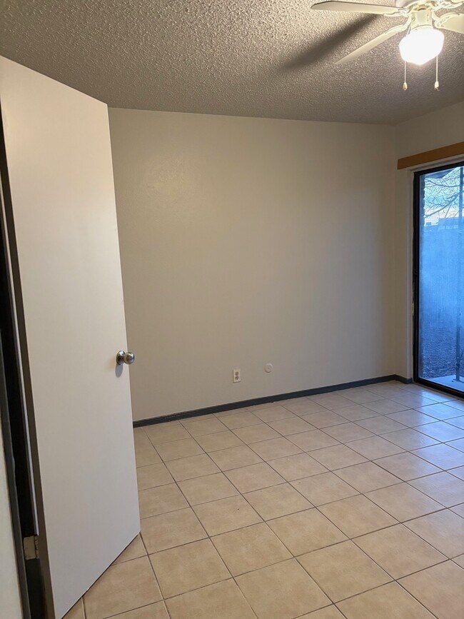 Building Photo - 1901 Amy Sue Dr