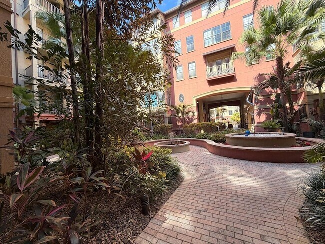 Building Photo - 911 N Orange Ave