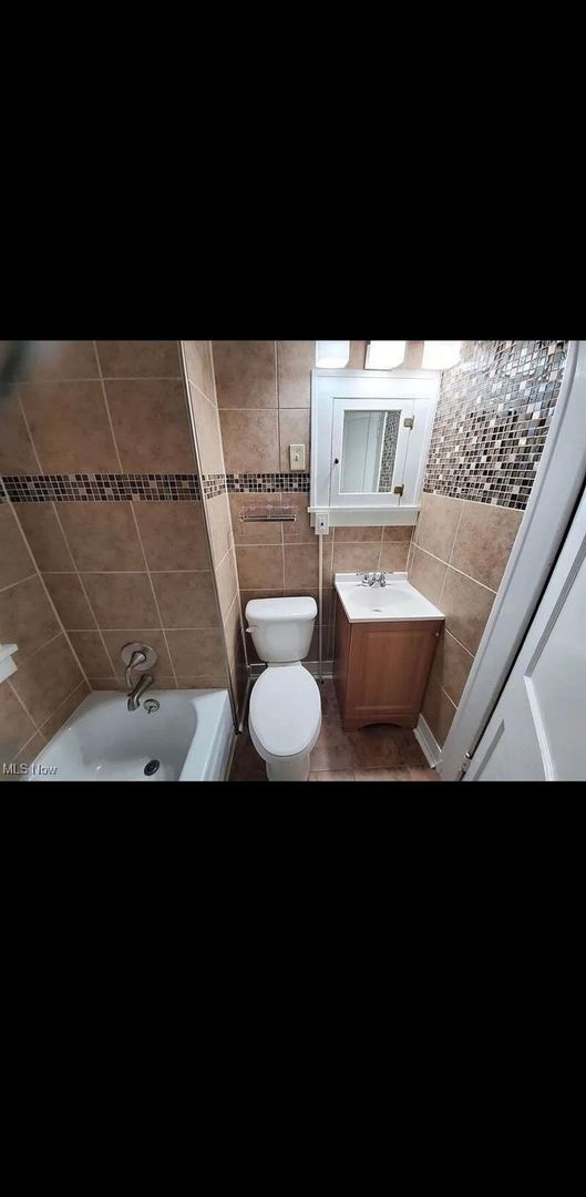 Building Photo - 4078 E 143rd St