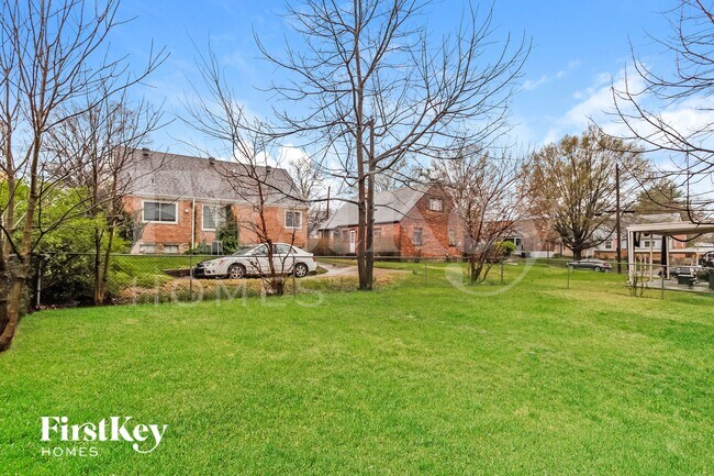 Building Photo - 1017 W North Bend Rd