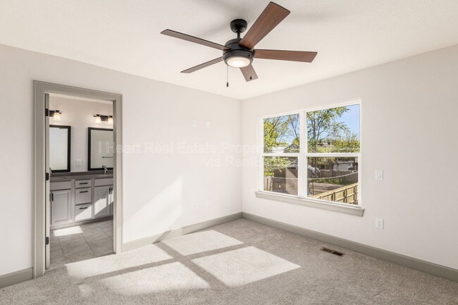 Building Photo - 72 Hayden Ave