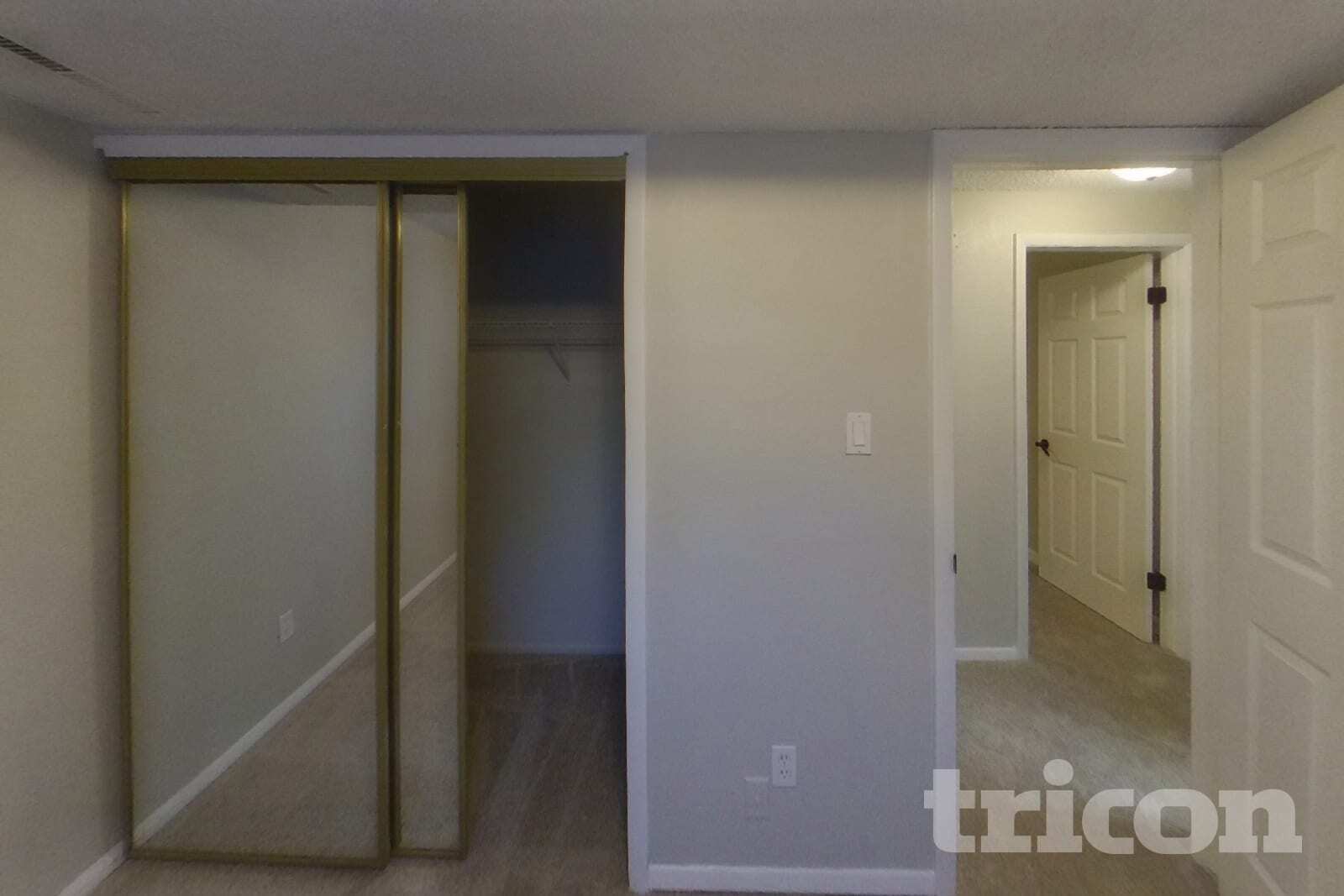 Building Photo - 2286 Farnsworth Dr