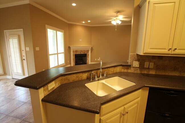 Building Photo - Coming Soon: Beautiful 3 Bedroom, 2 Bath n...