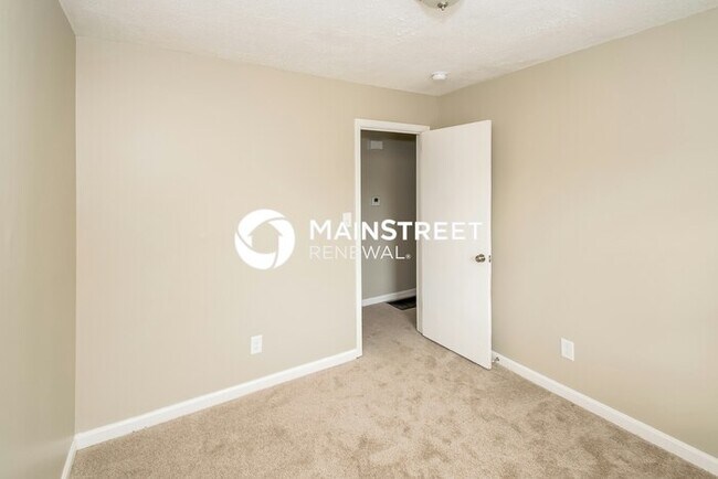 Building Photo - 3 Bedroom Pet-Friendly Home in Birmingham, AL with Main Street Renewal