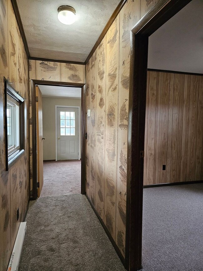 Building Photo - Cozy County Living