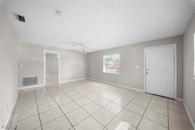 Building Photo - 5537 Tenth Ave