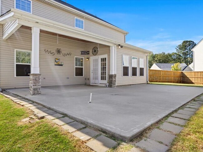 Building Photo - 120 Thames Valley Dr