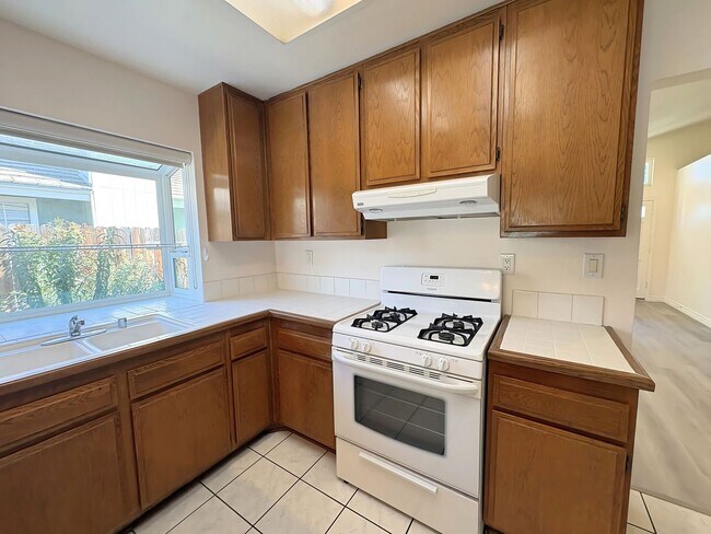 Building Photo - Beautiful Home in a Cul-de sac