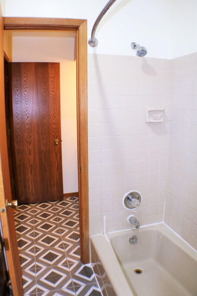 Building Photo - $1,125 | 2 Bedroom, 1.5 Bathroom 1st Floor Condo | No Pets | Sublease* | Available for August 1st...