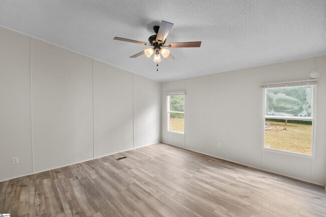 Building Photo - 296 Fish Camp Rd