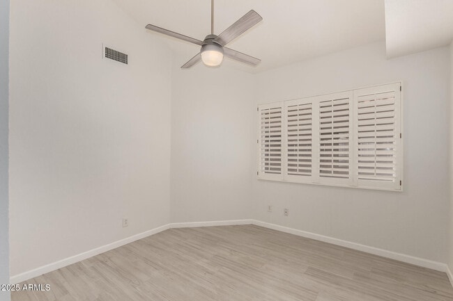 Building Photo - 11860 N 40th Way
