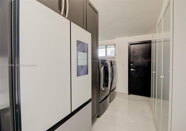 Building Photo - 17101 SW 48th St