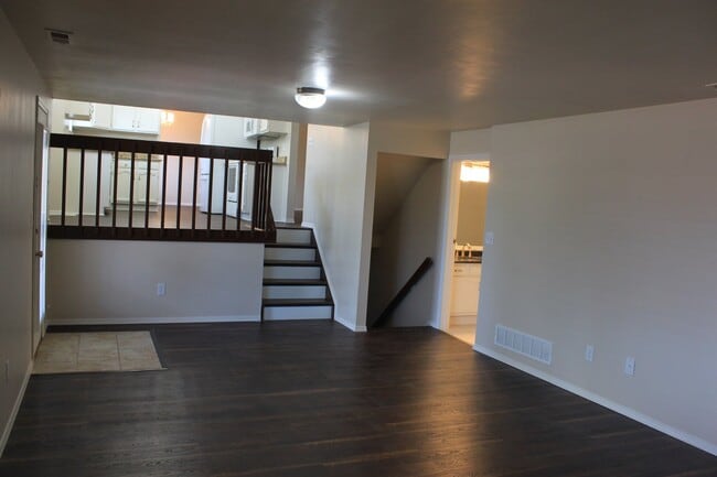 Building Photo - 2130 Crystal River Dr