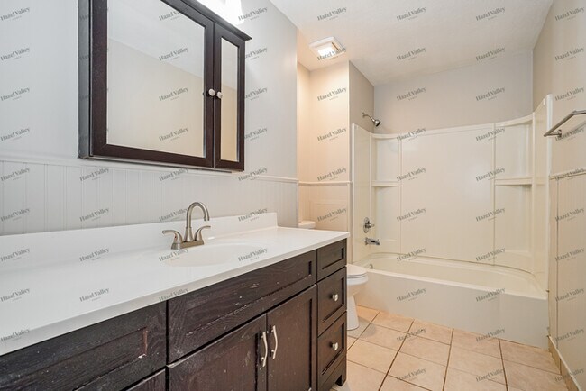 Building Photo - 2366 Royal Creek Ct