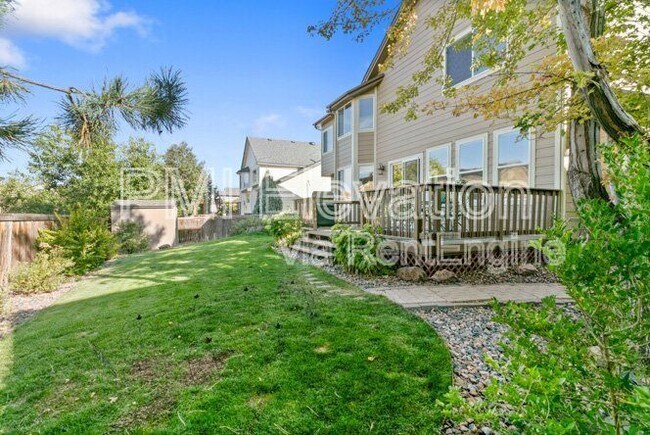 Building Photo - 829 W Sparrow Hawk Dr