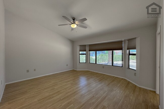 Building Photo - 17211 N Desert Glen Dr