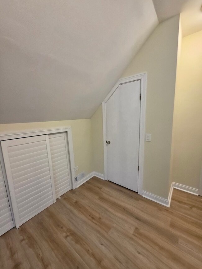 Building Photo - 10548 S Ave J