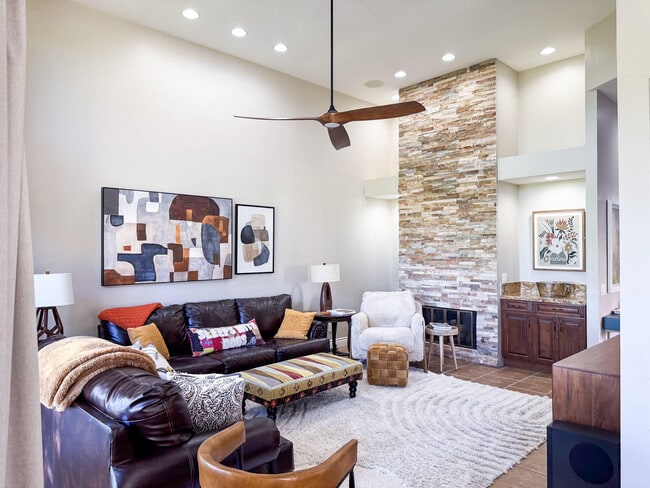 Building Photo - 54974 Oak-Tree