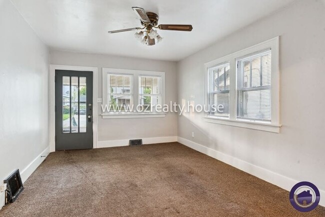 Building Photo - 1727 Berkshire Pl