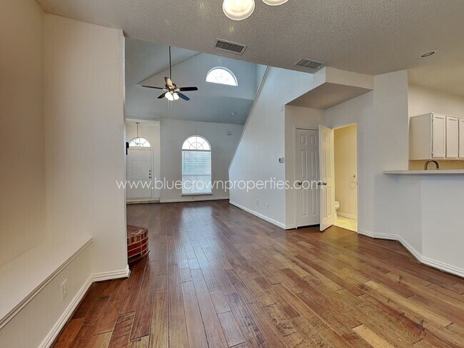 Building Photo - 1409 Post Oak Dr
