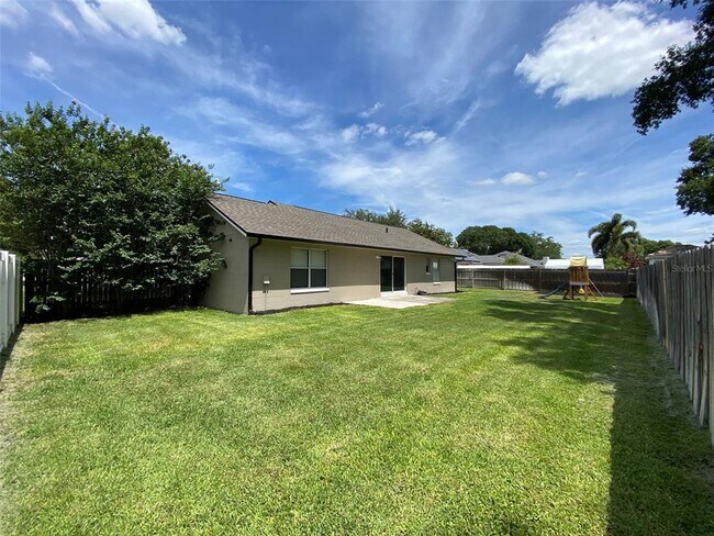 Building Photo - 1419 Spring Ridge Dr