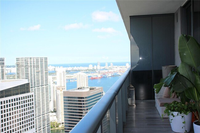 Building Photo - 801 S Miami Ave