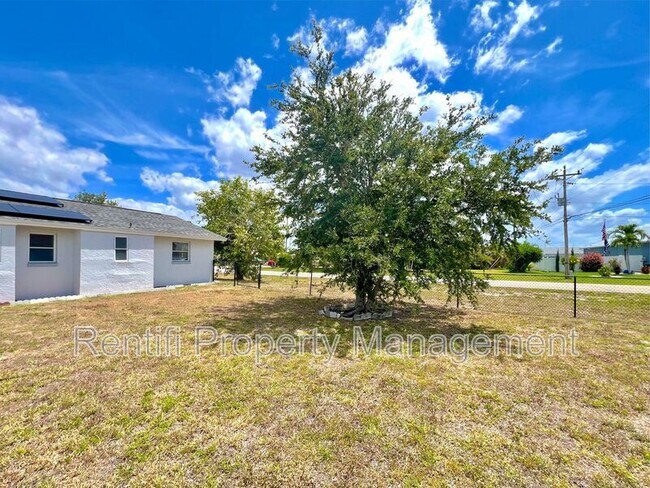 Building Photo - 1228 SE 37th St