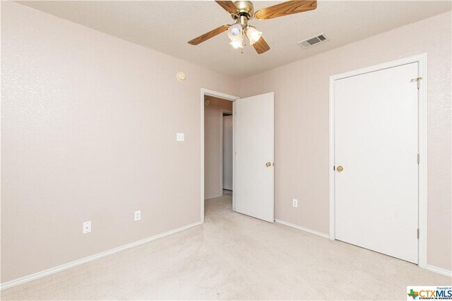 Building Photo - 3407 Solomon Dr